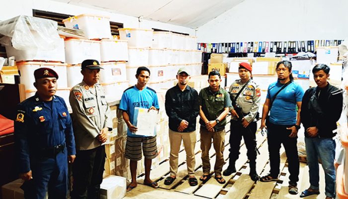 Surat Suara Pilkada Serentak 2024 Tiba di Kantor KPU Tojo Una-Una