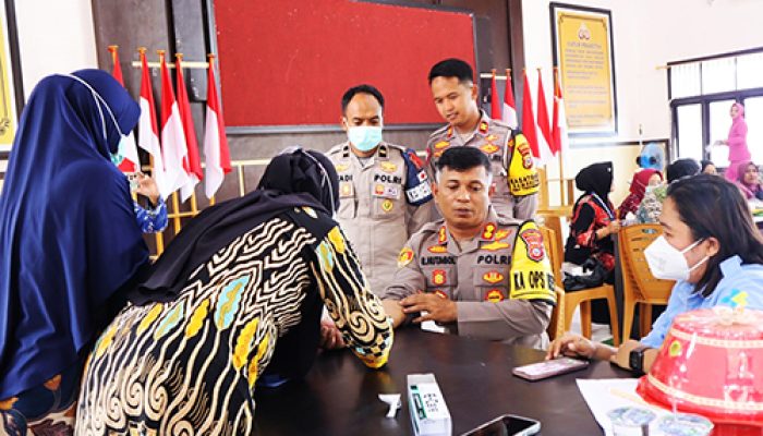 Kerjasama Polres Tojo Una-Una Dengan Puskesmas Ampana Timur Gelar Skrining Kesehatan 