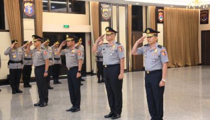 Kapolri Pimpin Kenaikan Pangkat 4 Pati-Pamen Polri