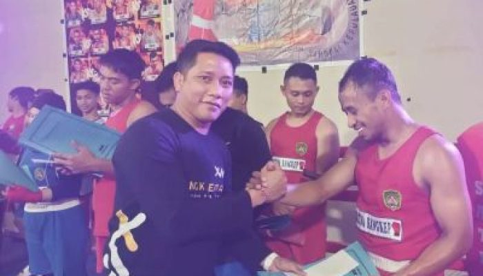 Meriahkan HUT Kabupaten Bangkep, Kasat Pol PP-Damkar Sukses Gelar Pertandingan Street Boxing
