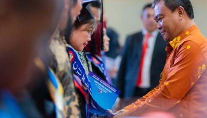 455 Wisudawan Untika Luwuk Dikukuhkan, Tujuh Lulusan Terbaik Diumumkan