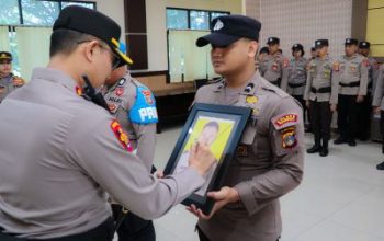 Kapolres Pimpin Upacara PTDH, Satu Anggota Polres Banggai
