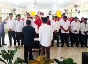 42 Panwas Kecamatan Ratolindo diambil sumpah dan janjinya