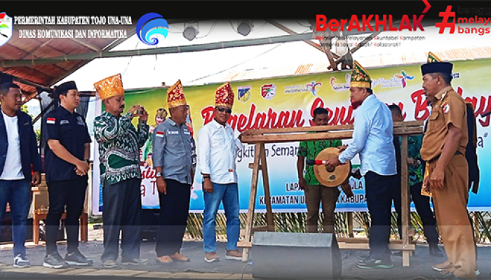 Bupati Tojo Una-Una Membuka Festival Pagelaran Seni dan Budaya Suku Toroka Desa Mire Kecamatan Ulubongka 