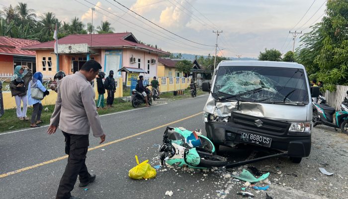 Polisi Evakuasi Korban Laka Lantas di Kintom, Satu Meninggal Dunia