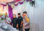 Turut Berduka Cita, Kapolres Hadiri Pemakaman Ayah Ketua KPU Banggai