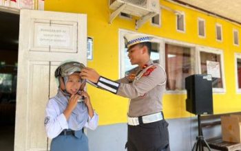 Ajak Pelajar Tertib Berlalu Lintas, Satlantas Polres Morowali Utara Gelar “Police Goes To School”