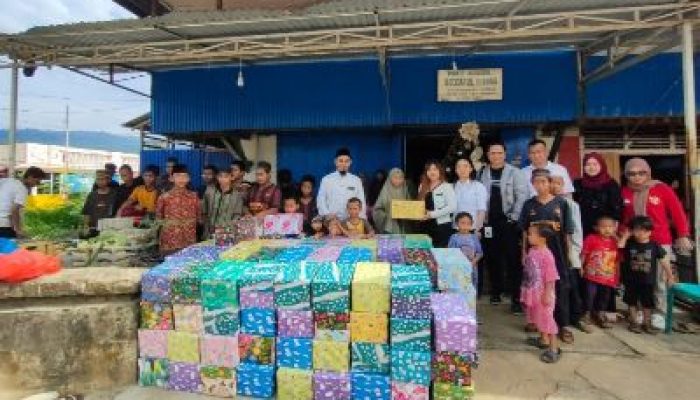 Bulan Desember, PT GNI Bagikan Bingkisan Natal dan Sembako