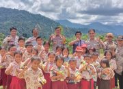 Gembiranya Anak SD Terpencil di Dusun Mumpe, Saat Diberi Bantuan Oleh Kapolsek Bunta