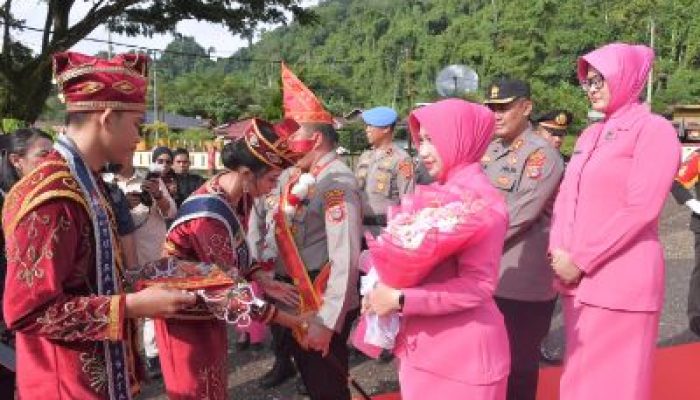 Polres Morowali Utara, Gelar Tradisi Penyambutan Kapolres Baru