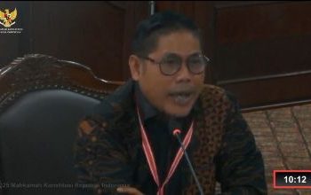 Pemeriksaan Persidangan Perkara Nomor 171/PHPU.BUP-XXIII/2025 Kabupaten Banggai, Irwanto Kulap Anggota DPRD Bahas Pelimpahan Kewenangan Bupati Kepada Camat