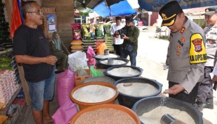 Antisipasi Kenaikan Harga Sembako Jelang Ramadhan, Kapolres Morowali Utara Sidak ke Pasar