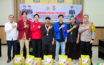 Sambut Ramadhan, Kapolres Banggai Serahkan 100 Paket Sembako Baksos Polri Presisi Bersama Mahasiswa