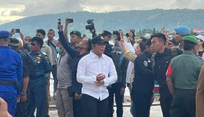 Kasat Pol PP Dan Damkar Bangkep, Pimpin Pengawalan Kedatangan Bupati dan Wakil Bupati Bangkep