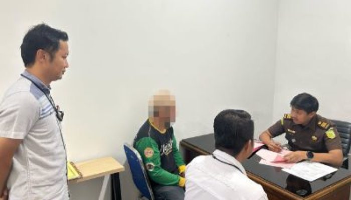 Kasus KDRT Dinyatakan Lengkap P21, Polres Banggai Serahkan Tersangka ke Kejaksaan