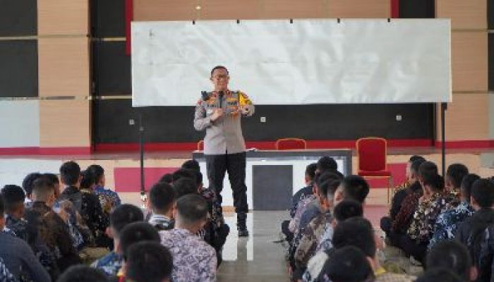Kapolres Banggai Berikan Motivasi ke Ratusan Casis Polri