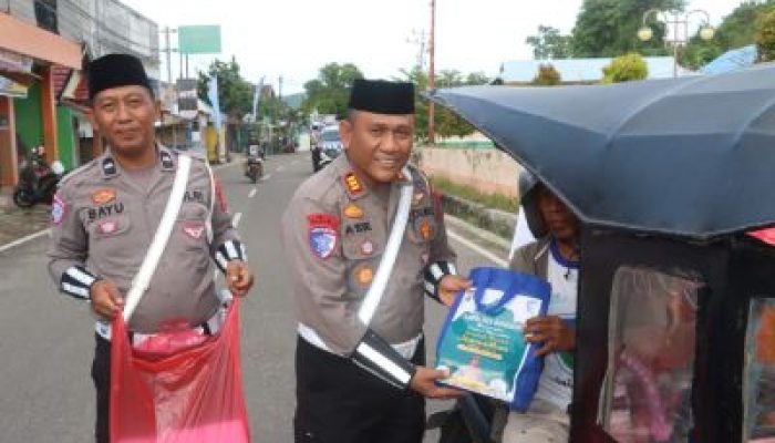 Eratkan Silaturahmi di Bulan Ramadhan, Satlantas Polres Bangkep Berbagi Takjil