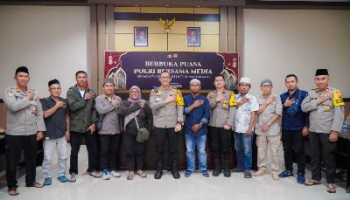 Perkuat Sinergitas, Kapolres Banggai Buka Puasa Bersama Insan Pers