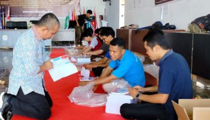 KPU Kabupaten Banggai Mulai Hari Ini, Sortir dan Lipat 38.618 Surat Suara PSU