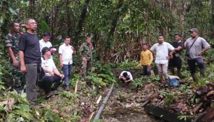 TNI Dan Pemda Bangkep, Tinjau Lokasi Sumber Air di Sub Desa Baka Tua Desa Baka