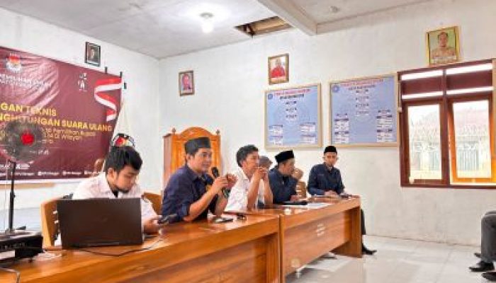 Sukseskan PSU, KPU Banggai Gelar Bimtek Kepada Badan Adhoc di Kecamatan Toili dan Simpang Raya
