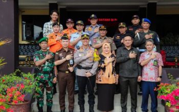 Bupati Banggai Diwakili Asisten Pemerintahan dan Kesra Hadiri Apel Gelar Pasukan Operasi Ketupat Tinombala 2025
