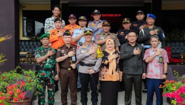Bupati Banggai Diwakili Asisten Pemerintahan dan Kesra Hadiri Apel Gelar Pasukan Operasi Ketupat Tinombala 2025