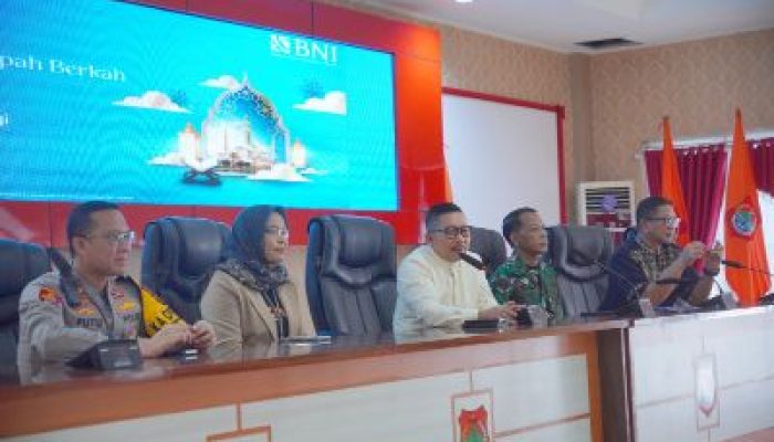 Bupati Banggai H. Amirudin, Hadiri Ramadhan Berlimpah Berkah Dari Bank BNI Luwuk