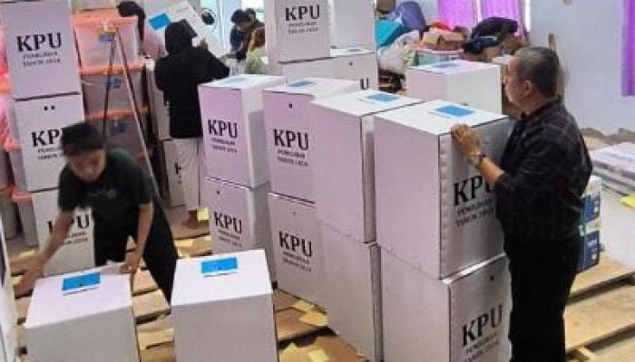 KPU Banggai Rampungkan Perakitan Kotak Suara PSU, Packing Dimulai Besok