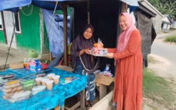 Peringati HUT ke-50, Aleg DPRD Bangkep Nancy Dunda Bagikan Parcel Lebaran