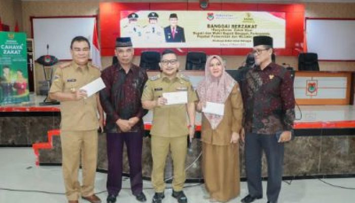 Bupati dan Forkopimda Banggai Berzakat, Wujud Kepedulian Bagi Mustahik