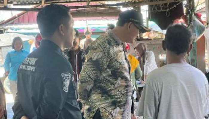 H-3 Lebaran, Wakil Bupati Bangkep Pantau Harga di Pasar Tradisional Salakan