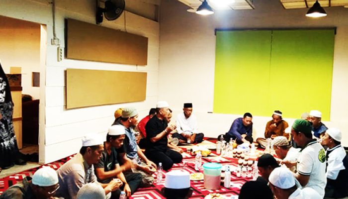 Momentum Ramadhan 1446 H ke 28, Bupati Tojo Una Una Buka Bersama Warga Masyarakat Tanjung Kramat