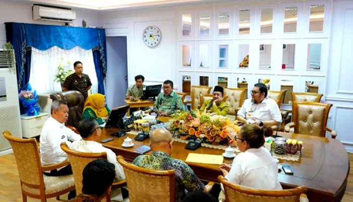 Bupati Tojo Una Una mengikuti Rapat Yang digelar Menteri Agraria dan Tata Ruang/ Kepala Badan Pertanahan Nasional di Palu 