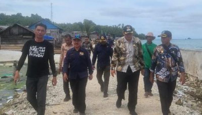 Wakil Bupati Bangkep Serfi Kambey, Tinjau Unit Pengolahan Ikan di Desa Kalumbatan Totikum Selatan
