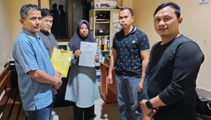 Warga Laporkan Dugaan Politik Uang Paslon 03, Uang 800 Ribu Diserahkan ke Bawaslu Banggai