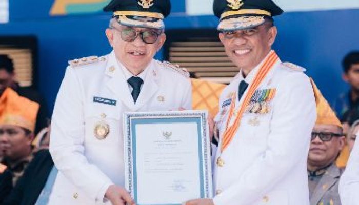 Pemkab Banggai Terima Penghargaan Kategori UHC Pratama Dari Gubernur Sulteng