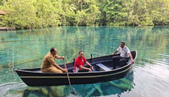 Wabup Bangkep Serfi Kambey, Dampingi Direktur Pemasaran Kemenparekraf RI Kunjungi Danau Paisupok