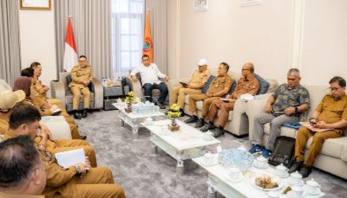 Usai Sosialisasi Koperasi Merah Putih, Bupati Amirudin Pimpin Rapat Evaluasi Penanganan Sampah