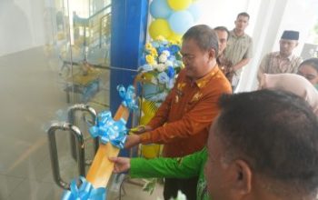Pj. Sekda Banggai, Resmikan Gedung Baru Kantor Kecamatan Luwuk Selatan dan Kantor Kelurahan Bukit Mambual