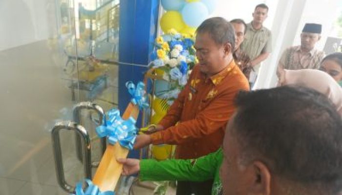 Pj. Sekda Banggai, Resmikan Gedung Baru Kantor Kecamatan Luwuk Selatan dan Kantor Kelurahan Bukit Mambual