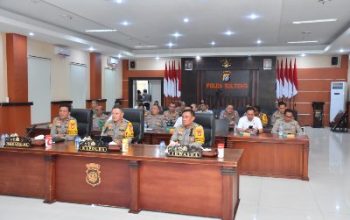Jelang Hari Buruh, Kapolda Sulteng Hadiri Anev Sitkamtibmas Yang Dipimpin Kapolri