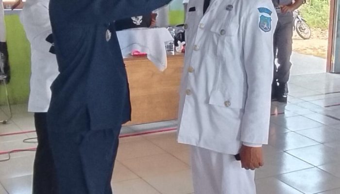 Yeye Anthoni Dilantik Jadi Penjabat Kepala Desa Balayon Oleh Camat Liang