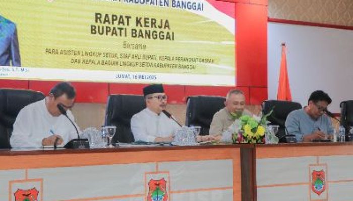 Raker Bersama Pimpinan OPD, Bupati Amirudin Instruksikan Percepatan Serapan Anggaran dan Penyiapan Program Prioritas