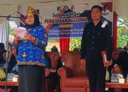 Wakil Bupati Tojo Una Una memimpin upacara Peringatan hari Diknas Nasional 2025 dikecamatan Tojo