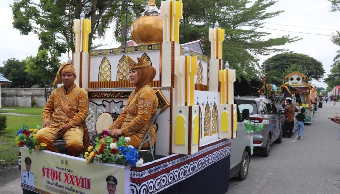 Dilepas Secara Resmi Oleh Bupati Poso, Mobil Khafilah Pawai Ta’aruf STQH Ke-XXVIII Asal Morut Tampil Megah