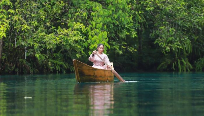 Zita Anjani Utusan Khusus Presiden RI Bidang Pariwisata, Kagumi Keindahan Alami Danau Paisupok Yang Asri dan Bening