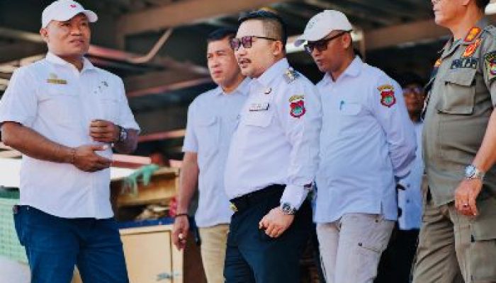 Bupati Banggai Tinjau Penataan Pasar, Ultimatum Pengisian Lapak Lantai Dua dan Tiga Dalam Satu Minggu