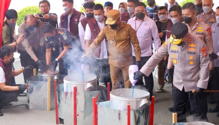 Kapolda Sulteng Pimpin Pemusnahan BB Narkotika Sabu 40 Kg, Dihadiri Gubernur dan Pejabat Tinggi Sulteng