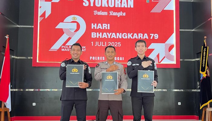 Hari Bhayangkara ke-79, Tiga Anggota Humas Polres Banggai Terima Penghargaan